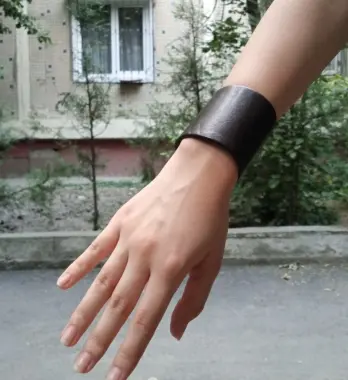 Браслет кожаный KANISHKA