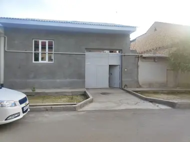 Uchastka sotiladi