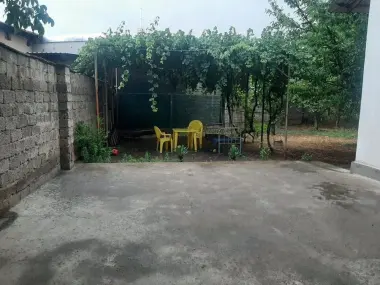 Uy sotiladi yer narxida!