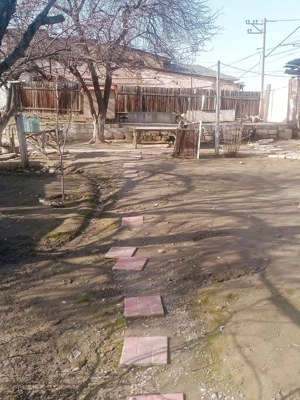 Уй ховли сотилади 25 сотих болип сотишга хам берилади