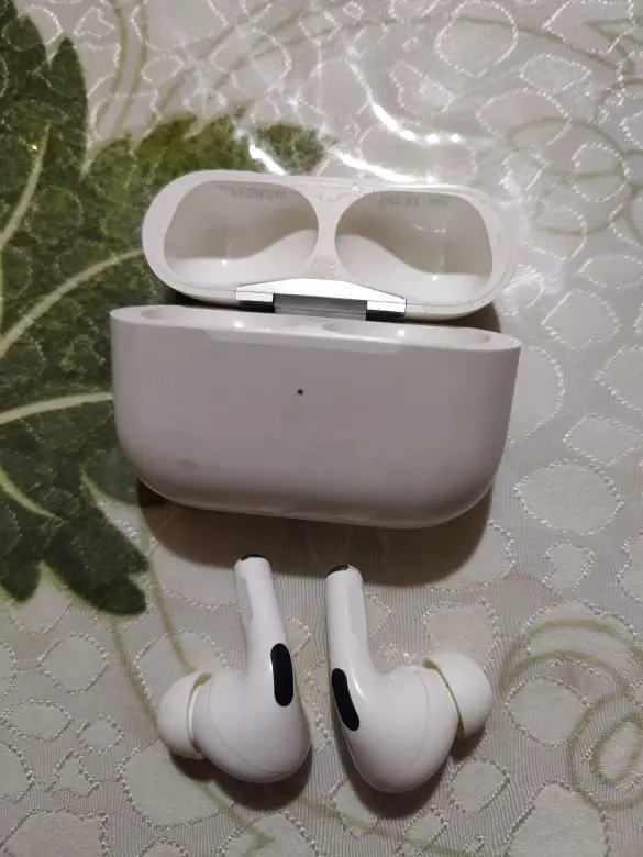 Airpods pro # 2.2 Green Lion