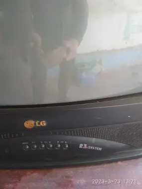 Телевизор LG в идеальном состоянии
