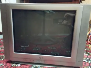 Televizorlar sotiladi