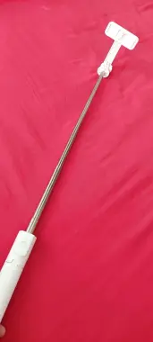 Selfi tayoqchasi, tripod va padstavka bo‘lgan 3tasi 1da ajoyib mahsulo