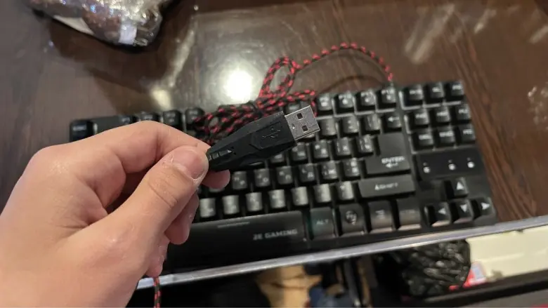 2E gaming klavitura
