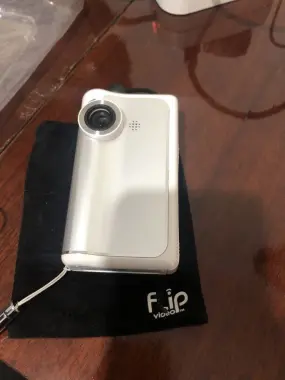 Видеокамера Flip