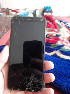 Redmi 6 64xotira aybi bor lekin sihledi narxi arzon 150000