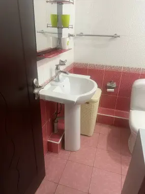 Minor metroga 10 minutli yo'l ko'chib yurish jonga tegdim kvartira bor