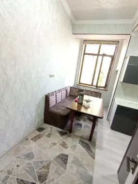 Qizaga kvartira sheriklikka bezmakler