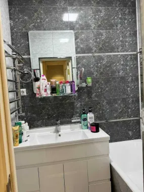 Kvartiraga 1 qiz ijaraga olamiz toza barcha sharoitlari bor