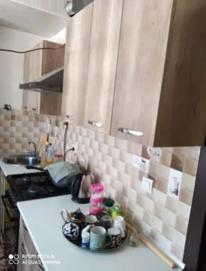 Sheriklikka 1 ta qiz olamiz o'qidigan yoki davlat ishchisi