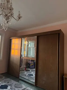 Yunusobod 14 kvartildan qizlarga kvartira bor metroga yaqin