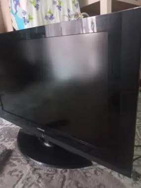 Телевизор SAMSUNG 43. Б/у хорошим состаяние