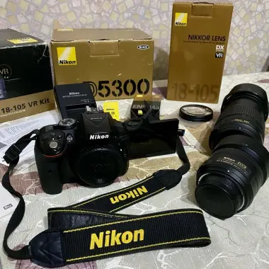 Nikon D5300. Nikkor 18-105 VR, Nikkor 35 m 1:1.8 G, Акумы, Документы