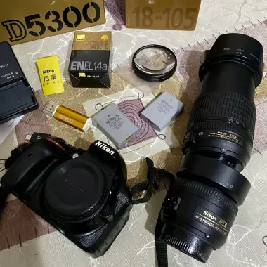 Nikon D5300. Nikkor 18-105 VR, Nikkor 35 m 1:1.8 G, Акумы, Документы