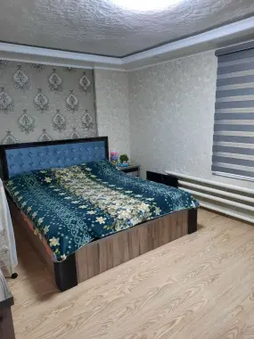 Срочно продам дом в Яшнабадском районе. 10 комнат,2 санаузла,6 соток