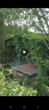 Уч кахромондан 7 км кирганда трассага жуда якин 2 -куча