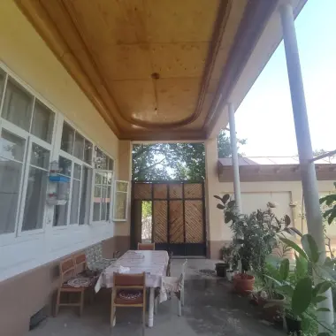 Uchastka sotiladi