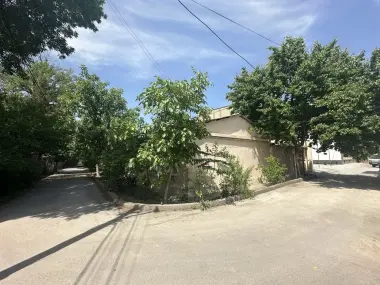 Hovli sotiladi Yakkasaroy tumani rakat maxalla 2.5sotix buzib qurishga