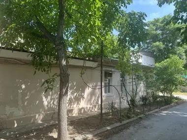 Hovli sotiladi Yakkasaroy tumani rakat maxalla 2.5sotix buzib qurishga
