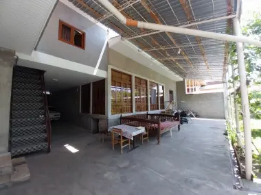 Hovli sotiladi 395000