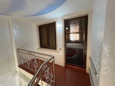 Uchastka sotiladi Sergeli tuman 4.2 sotix 8 ta xona 9chi oshxona