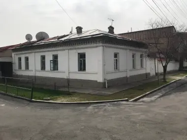 Uy sotiladi srochna