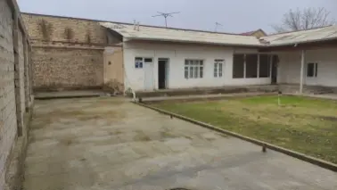 Sotiladigan uy 14 сотих 5 хона уйи бор Газ , свет , сув , канализация