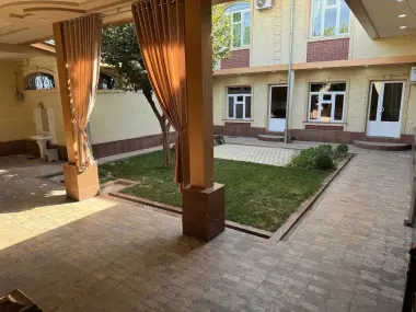 Rabochiy Gorodok, Malika bozori yaqinida xovli