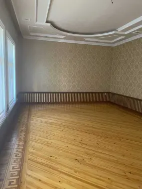 Rabochiy Gorodok, Malika bozori yaqinida xovli