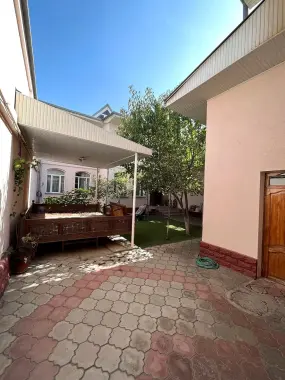 Продается Дом, на участке 3.3 сотки в центре города