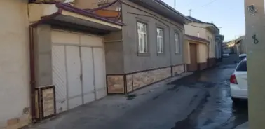 Hovli 6 sotihli sotiladi