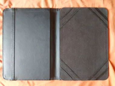 Чехол с подставкой TRUST PRIMO FOLIOдля планшетов 7-8 дюймов. Чёрный