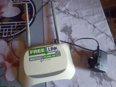 Tp link wifi router роутер в отличном состоянии и работает
