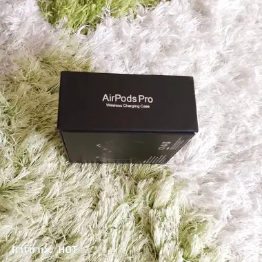 AirPods Pro kafolati naushnik idyal qora rangda va yangi dastavkasi bo