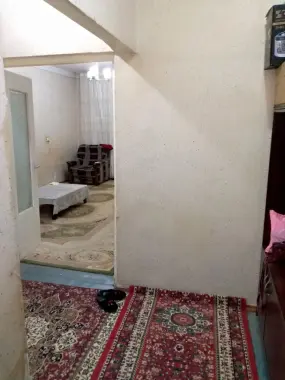 Sergli 2 bekat 1 xonali uy metro oldida 2 bekat
