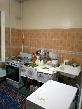 Sergli 2 bekat 1 xonali uy metro oldida 2 bekat