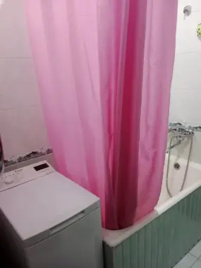 Qizlarga arenda kvartira bor