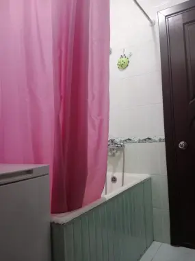 Qizlarga arenda kvartira bor