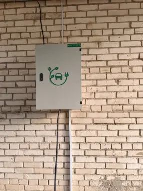 Установка зарядное устройство для Электромобилей