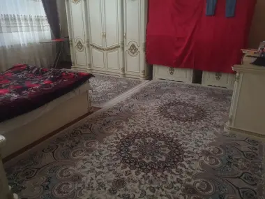 8 sotik hovli 5 xonali uy sotiladi