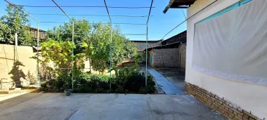 Yengi Toshmi makroda uy sotiladi