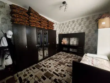 11 sotixli uy Binokor maxallasidan