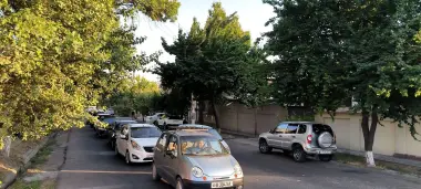 Продается участок дом отличная локация на против OzMAHAL в доль дорог