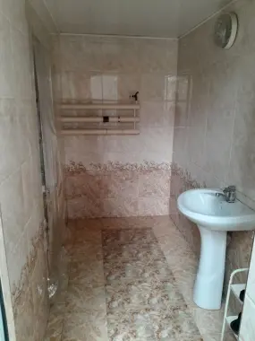 Uy sotiladi hovlili