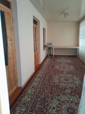 Uy sotiladi hovlili