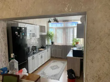 Продается 4х комнатная квартира в центре города (Дархан)