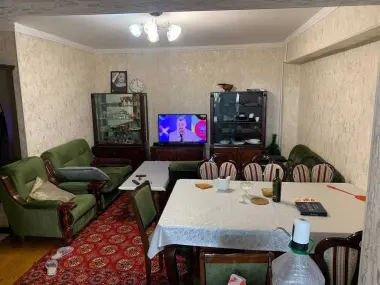 Продается 4х комнатная квартира в центре города (Дархан)