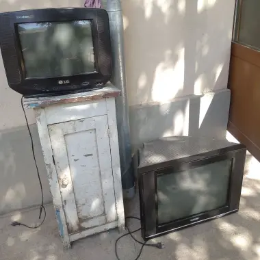 2 ta televizor va 2 ta monitor ishlamidi zapchastga