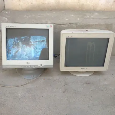 2 ta televizor va 2 ta monitor ishlamidi zapchastga